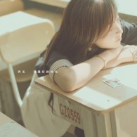 为什么word表格里面的字体只显示一半